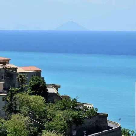 Tra Il Mare E La Montagna The Ligthouse Group *