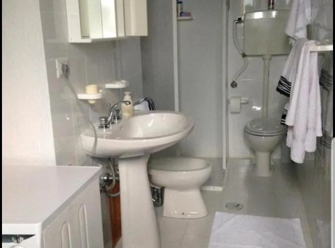 Tra Il Mare E La Montagna The Lighthouse Group דירה